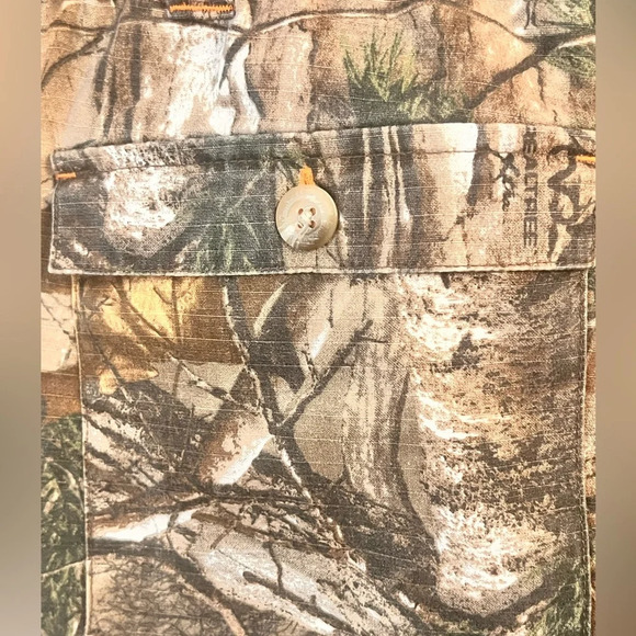 Men’s Field & Stream Camo Pants - Picture 4 of 11